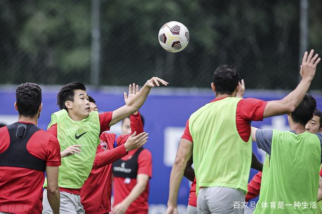 梅西入选FIFA最佳球员候选 记者：是对足球的侮辱